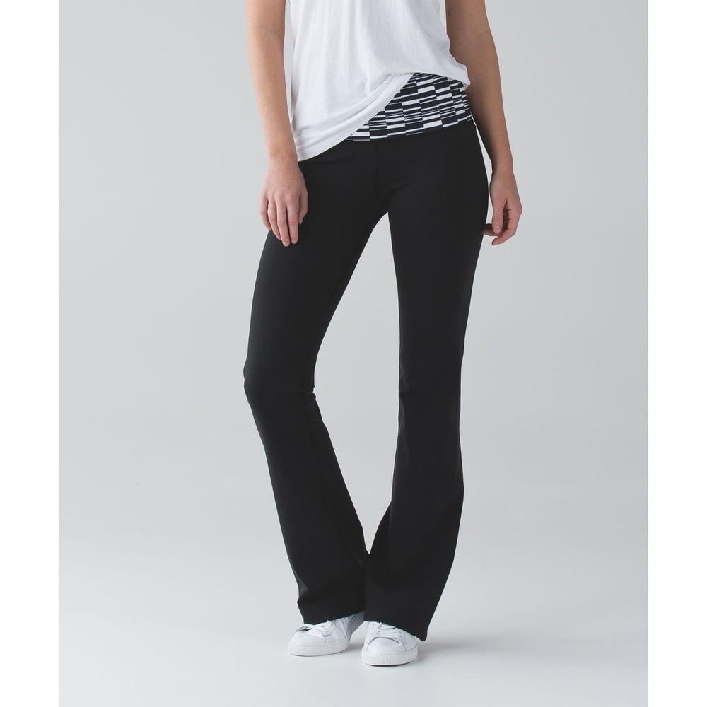 Lululemon Groove Pant III Size 4 Tall (Inseam 32.5") Black Flare Yoga Pants